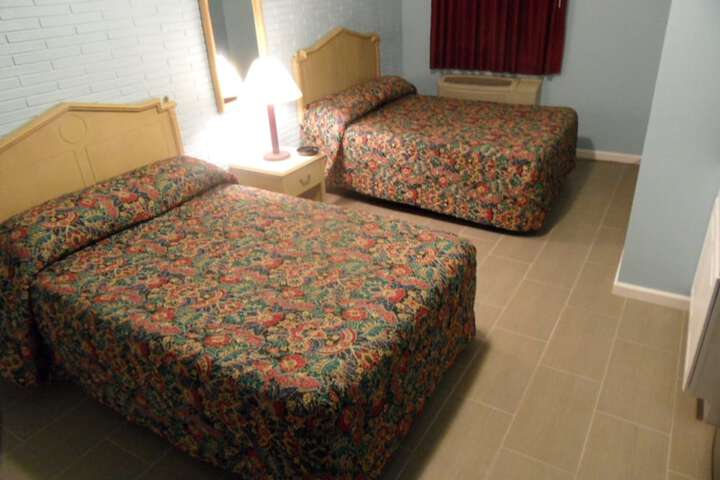 Room 11 of 25
