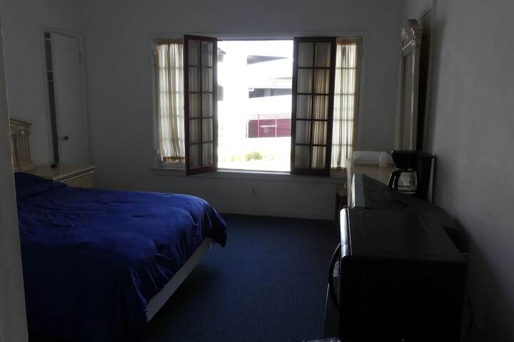Room 25 of 57