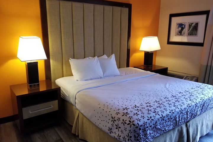 Room 10 of 20