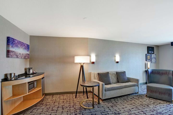Room 13 of 30