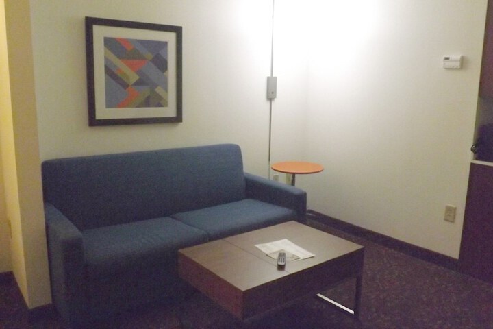 Room 24 of 47