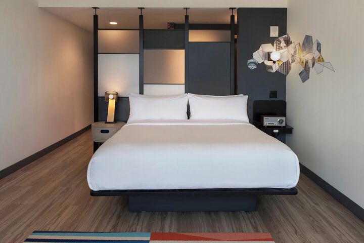 Room 21 of 47