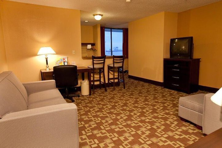 THE ATRIUM HOTEL AND CONFERENCE CENTER