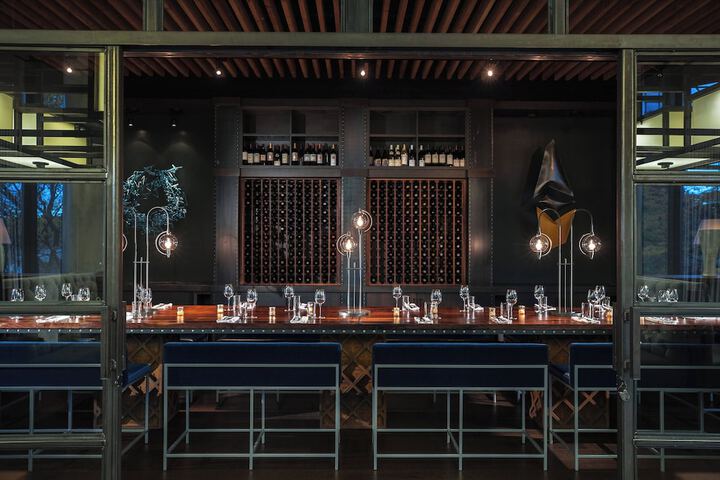 Dining 60 of 82