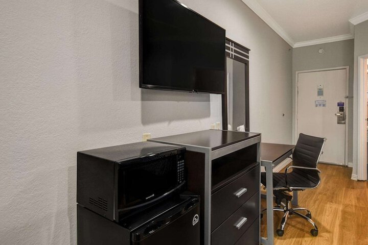 Room 11 of 47