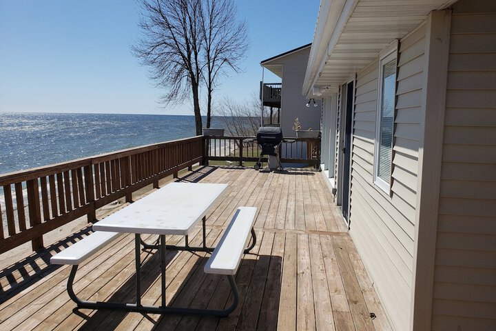 Algoma Beach Motel