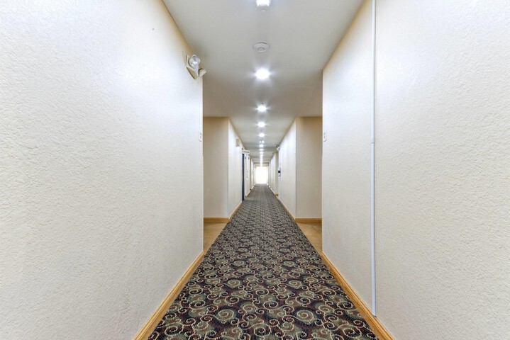 Super 8 by Wyndham Uniontown PA