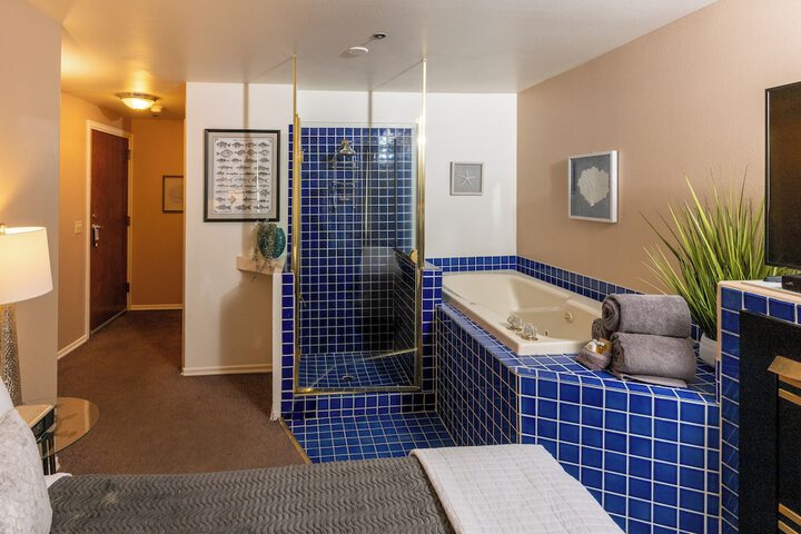 Hot Tub 167 of 176