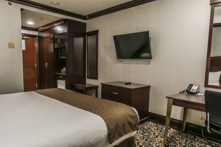 Room 17 of 23