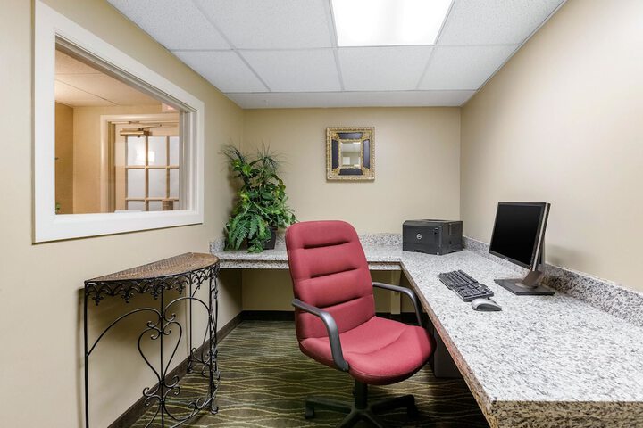 Business Center 45 of 45