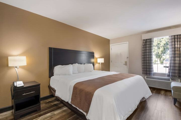 Room 18 of 31