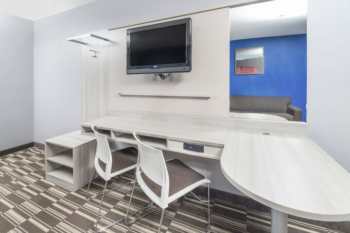 Room 8 of 30
