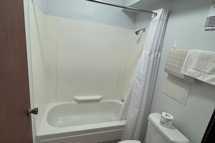 Room 21 of 53
