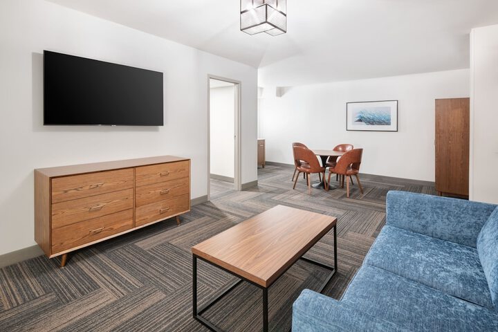 Room 14 of 33
