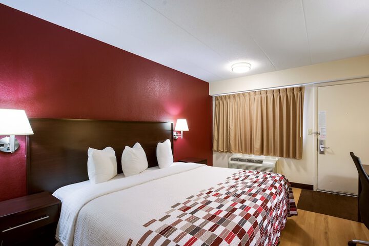 Room 16 of 40