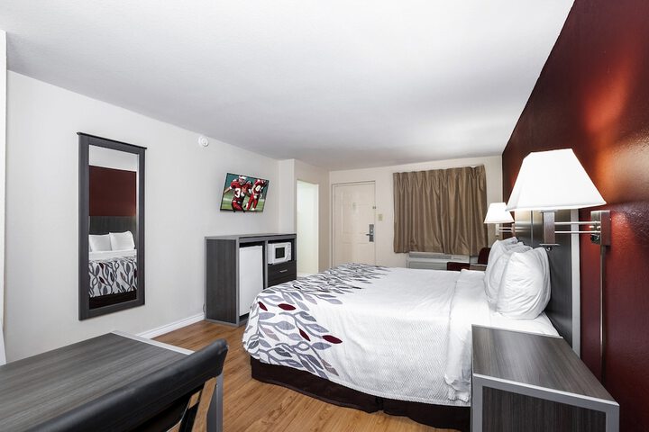 Room 15 of 36