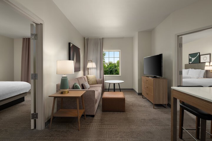 Room 34 of 68