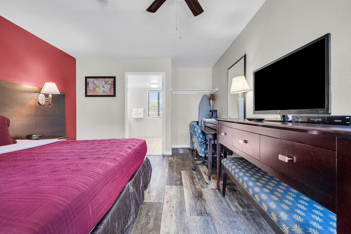 Room 27 of 32