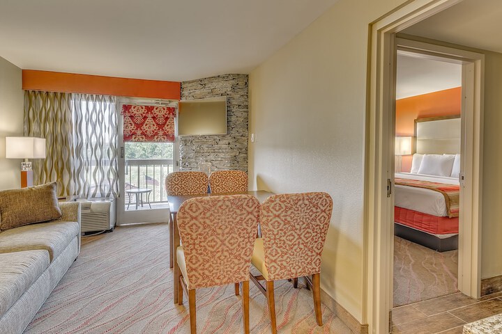 Room 16 of 62