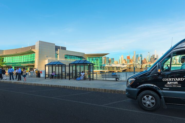 Courtyard by Marriott Edgewater NYC Area
