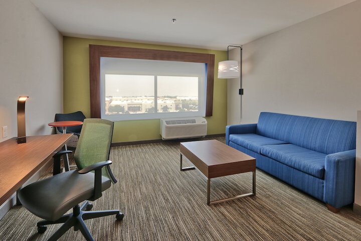 Room 10 of 26