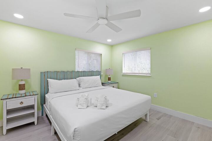 THE Palmview AND Sandpiper Inns