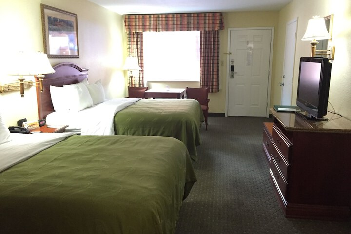 Room 33 of 39