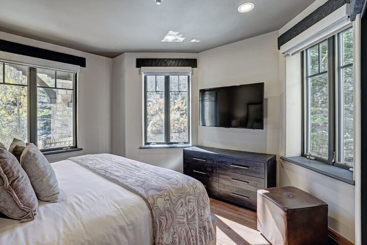 Room 228 of 450