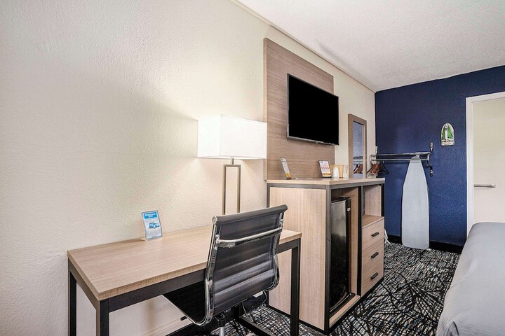 Room 36 of 38
