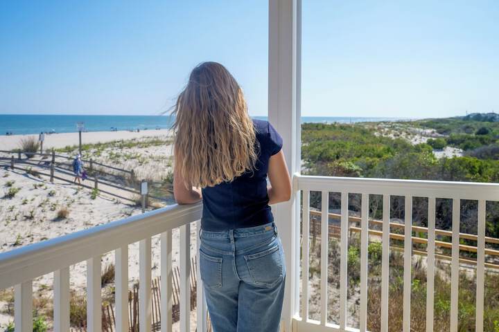 Drifting Sands Oceanfront Hotel