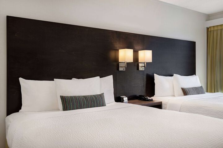 Days Inn by Wyndham Victoria Airport Sidney