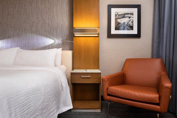 Room 48 of 79
