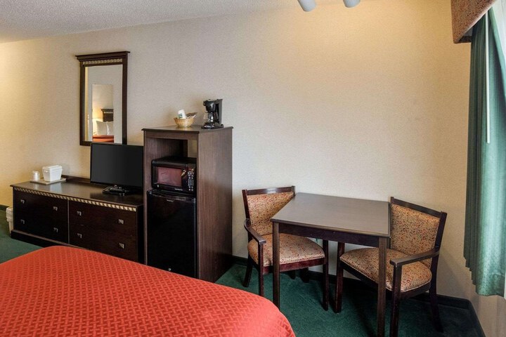 Room 18 of 29