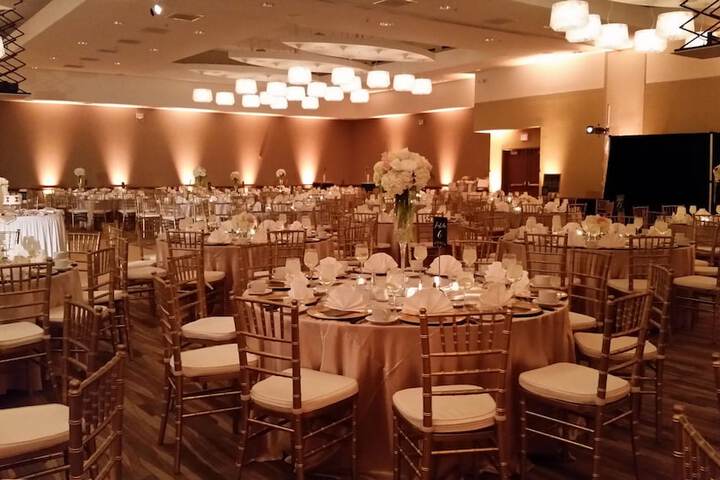 I Hotel & Illinois Conference Center