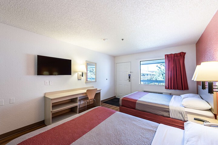 Room 22 of 33