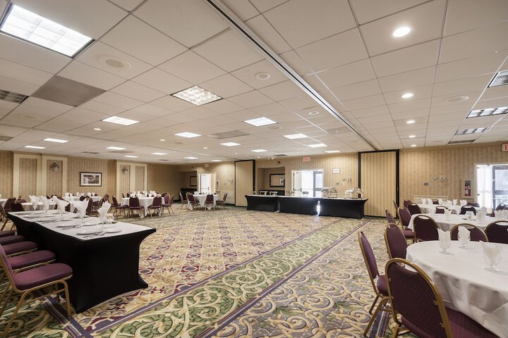 Ballroom/Hall 42 of 45