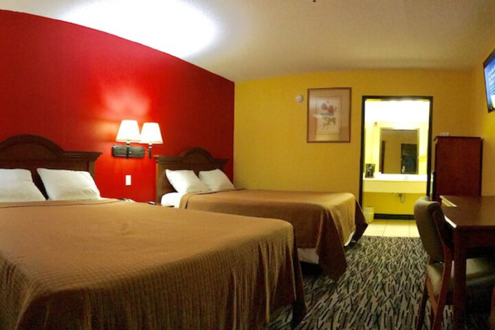 Room 8 of 16