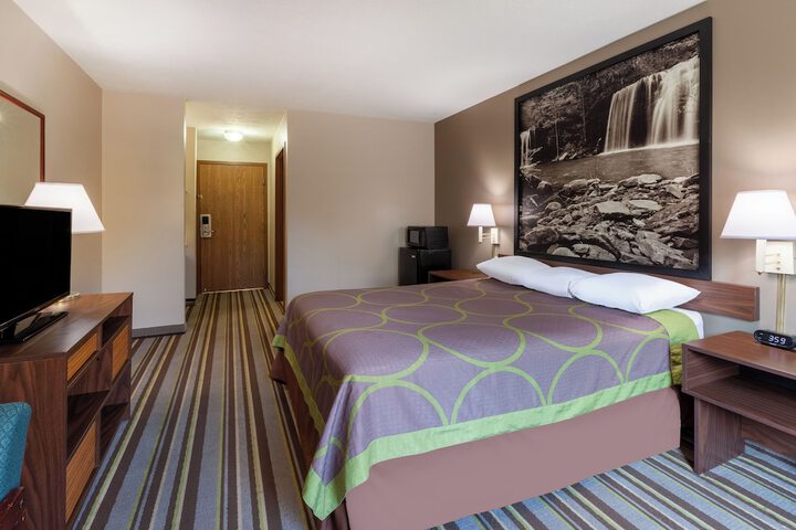 Room 13 of 30