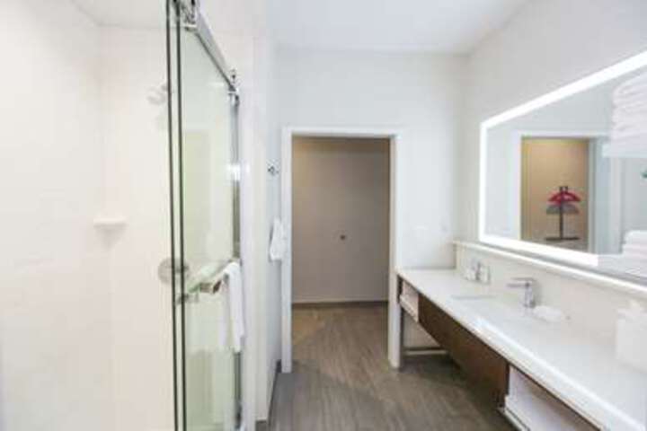 Room 146 of 200