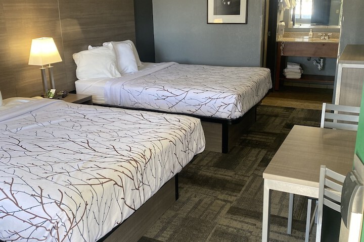 Room 22 of 34