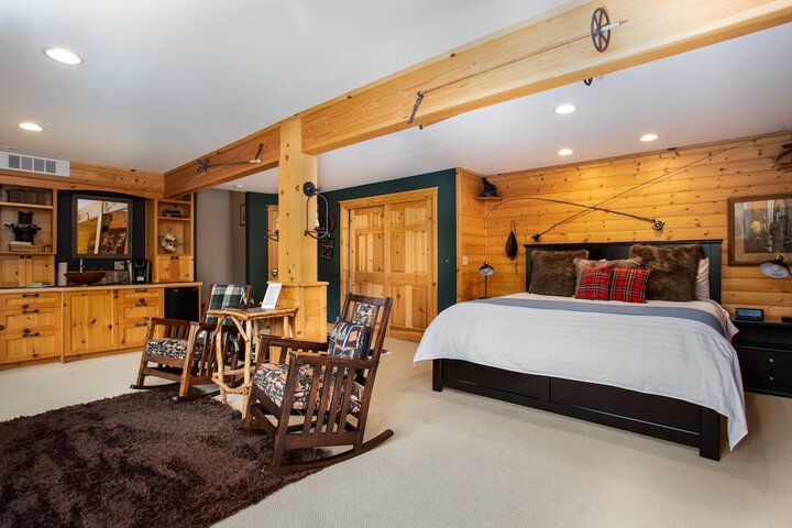 Room 105 of 183
