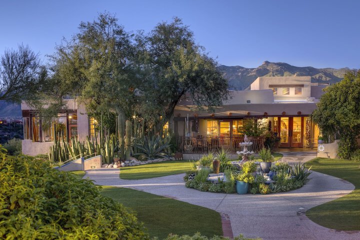 Hacienda Del Sol Guest Ranch Resort
