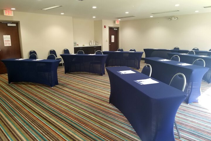 Holiday Inn Express Hotel & Suites Mebane by IHG