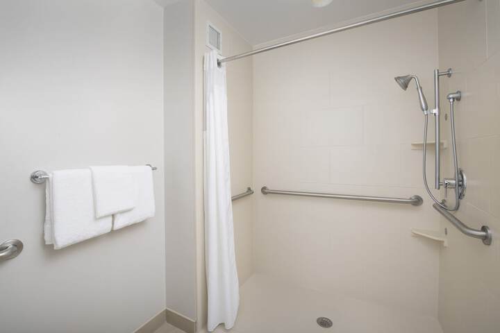 Holiday Inn Express Jacksonville Beach by IHG