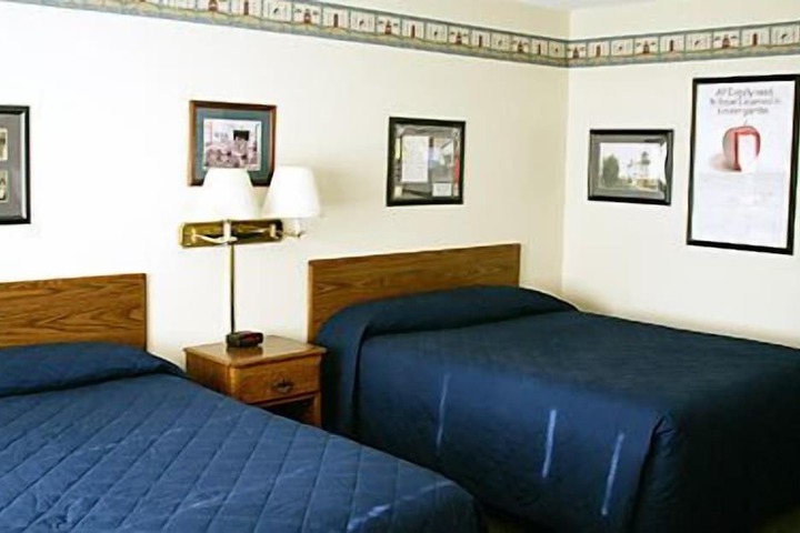 Riverside Inn