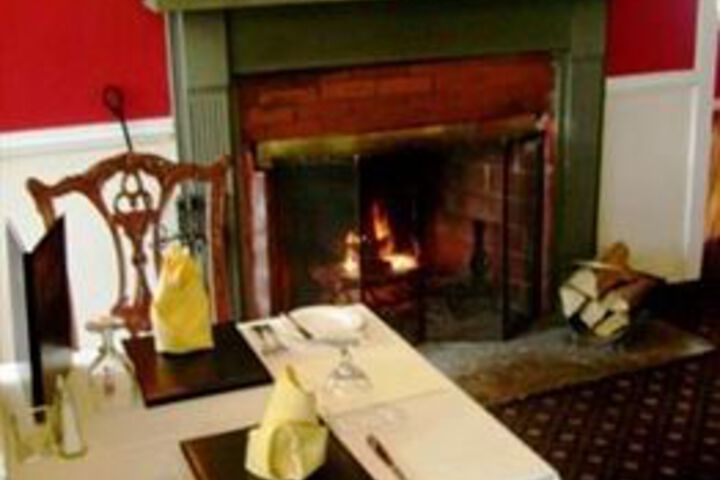 Longwood Country Inn