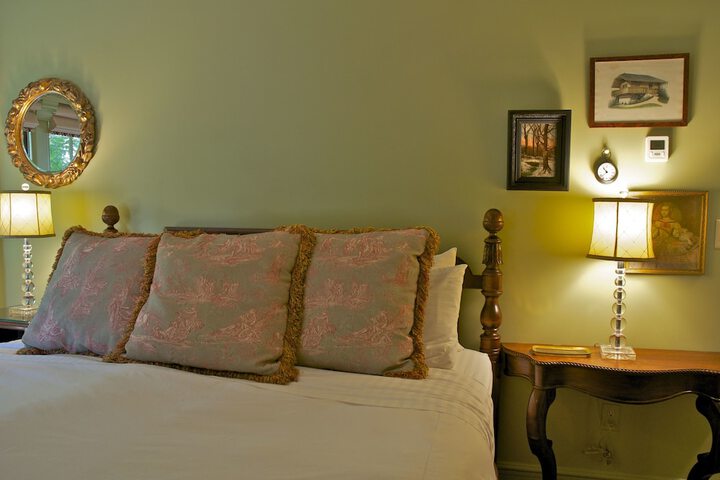 Room 17 of 31