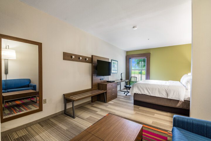 Room 10 of 40