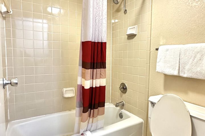 Room 4 of 14