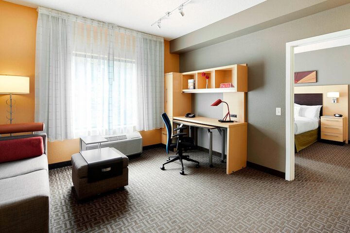 Room 22 of 38